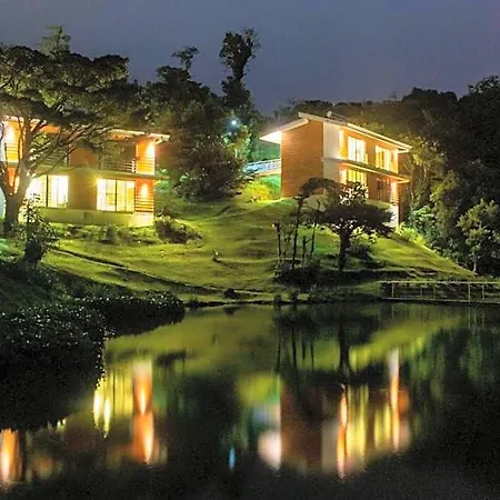 Burbi Lake Lodge Monteverde
