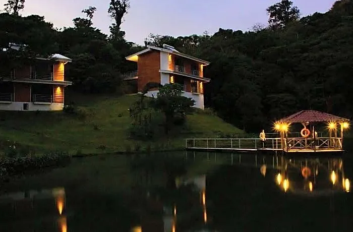 Burbi Monteverde Hotel