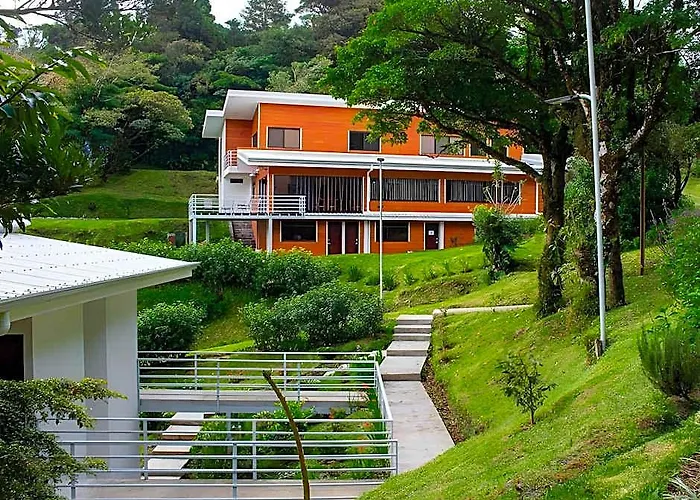 Hotel Burbi Monteverde 4*