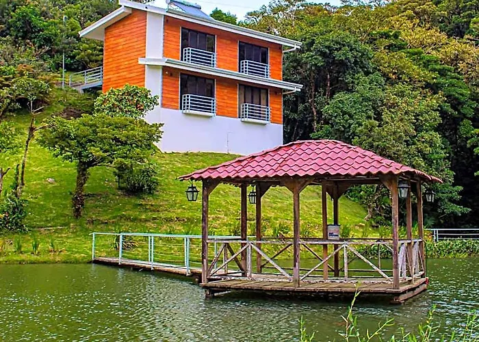 Hotel Burbi Monteverde 4*